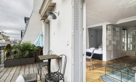 The Golden Entrance 8