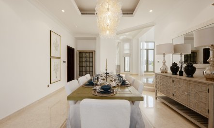 Seafront Splendour 1