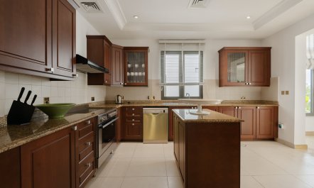 Seafront Splendour 3