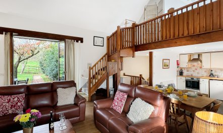 Hawthorn Cottage, Barbrook 6
