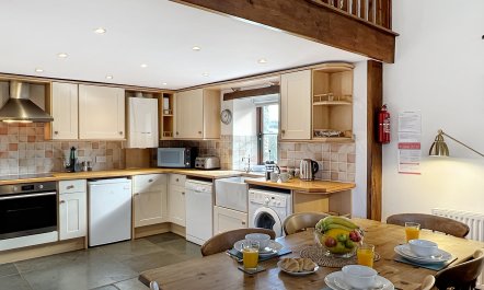 Hawthorn Cottage, Barbrook 4