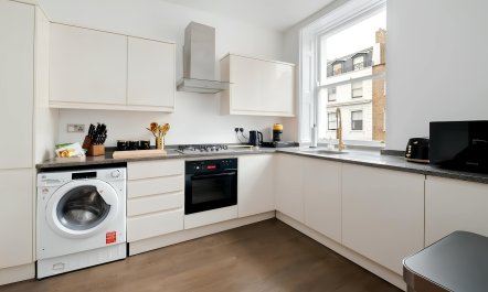 The Cosmopolitan Era 4