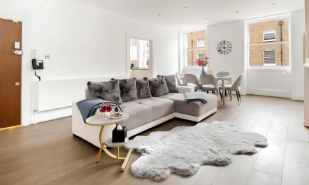 The Cosmopolitan Era