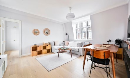 A High Street Sojourn 7