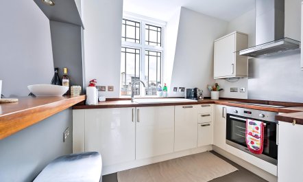 A High Street Sojourn 3