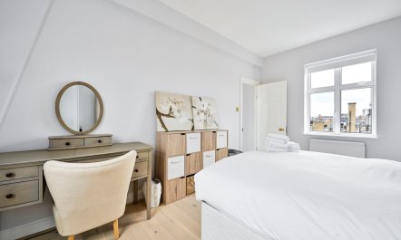 A High Street Sojourn 2