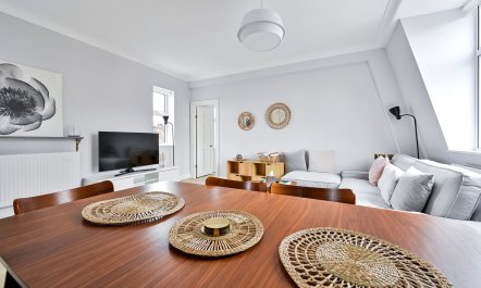 A High Street Sojourn 8