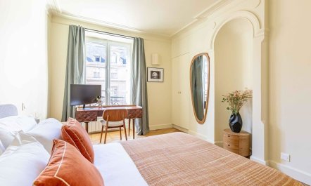 Left Bank Jewel 9