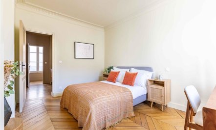 Left Bank Jewel 8