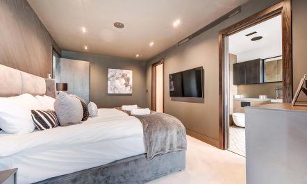 The Vauxhall Perch 8