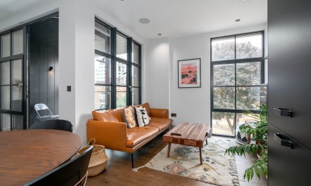 East London Attitude 0