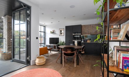 East London Attitude 4