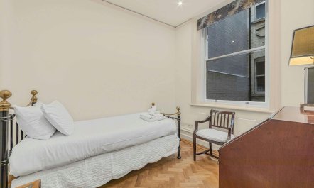 Bookish in Bloomsbury 9