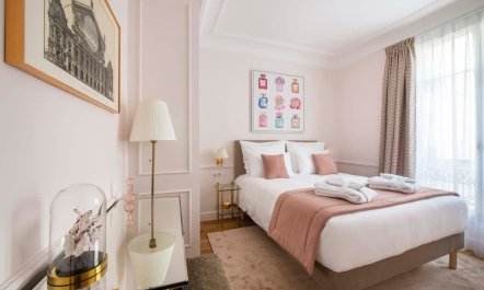 The Sunshine Courtyard 1