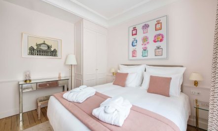 The Sunshine Courtyard 4