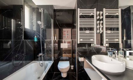 The Sunshine Courtyard 6