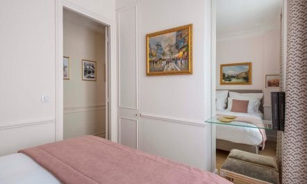 The Sunshine Courtyard 5