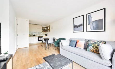 Downtime in Deptford 9