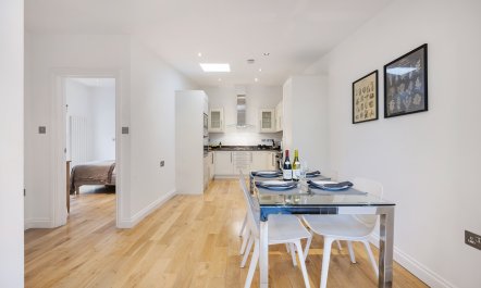 Covent Garden Charmer 1