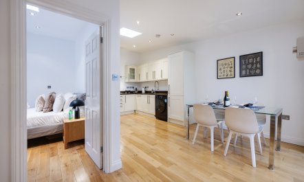 Covent Garden Charmer 6