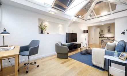 Covent Garden Charmer 2