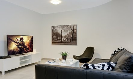 Curves of Alabaster 7