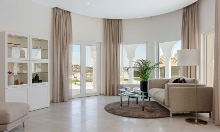 Curves of Alabaster 3