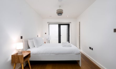 Putney Riverside Retreat 7