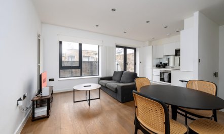 Putney Riverside Retreat 3