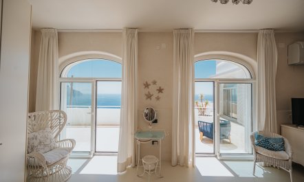 Amalfi Allure 4