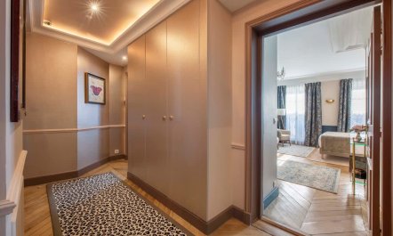 Light in the Marais 6