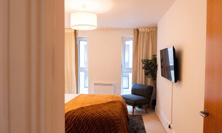 The Jewel of London 1