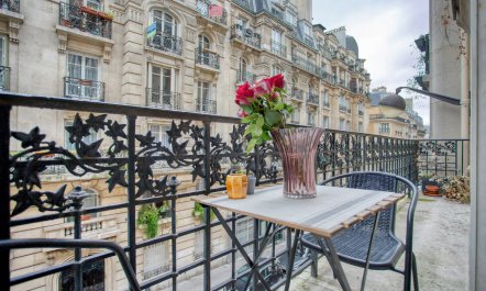 Montmartre Hideaway 1