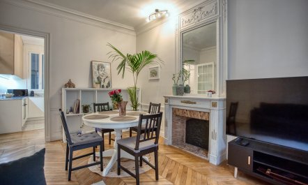 Montmartre Hideaway 3