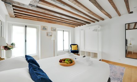 République Retreat 7