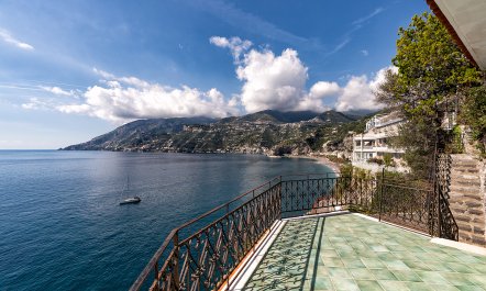 The Seaside Terrace 2