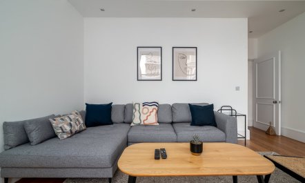 An Elevated Avenue 8