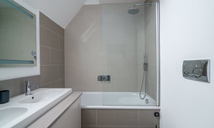 An Elevated Avenue 3