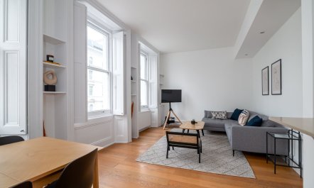 An Elevated Avenue 4