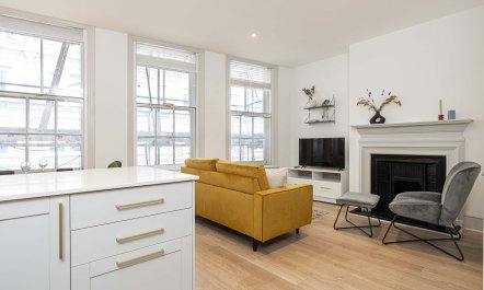 Trafalgar's Corner 4