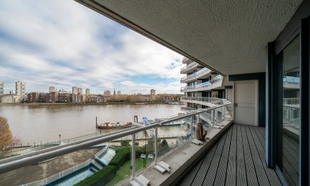 The Thames Outlook 1