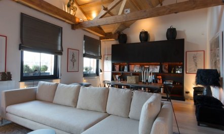 Knightsbridge Embrace 4