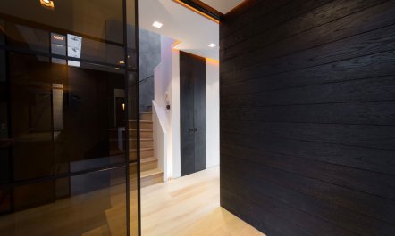 Knightsbridge Embrace 9