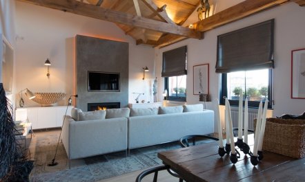 Knightsbridge Embrace 2