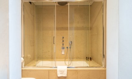 A Majestic Embrace 5