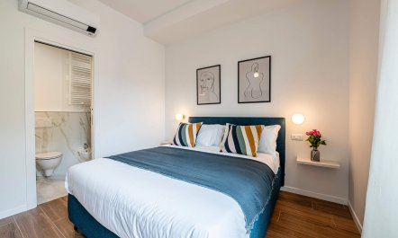 Florentine Hideaway 8