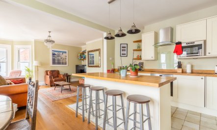 Twin Bay Windows 1