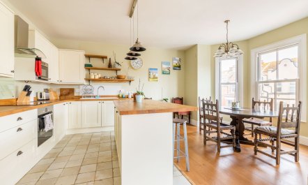 Twin Bay Windows 5
