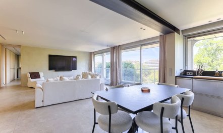 Grand Avenue Hideaway 5