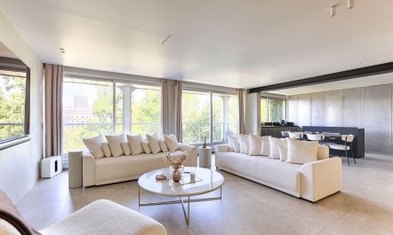 Grand Avenue Hideaway